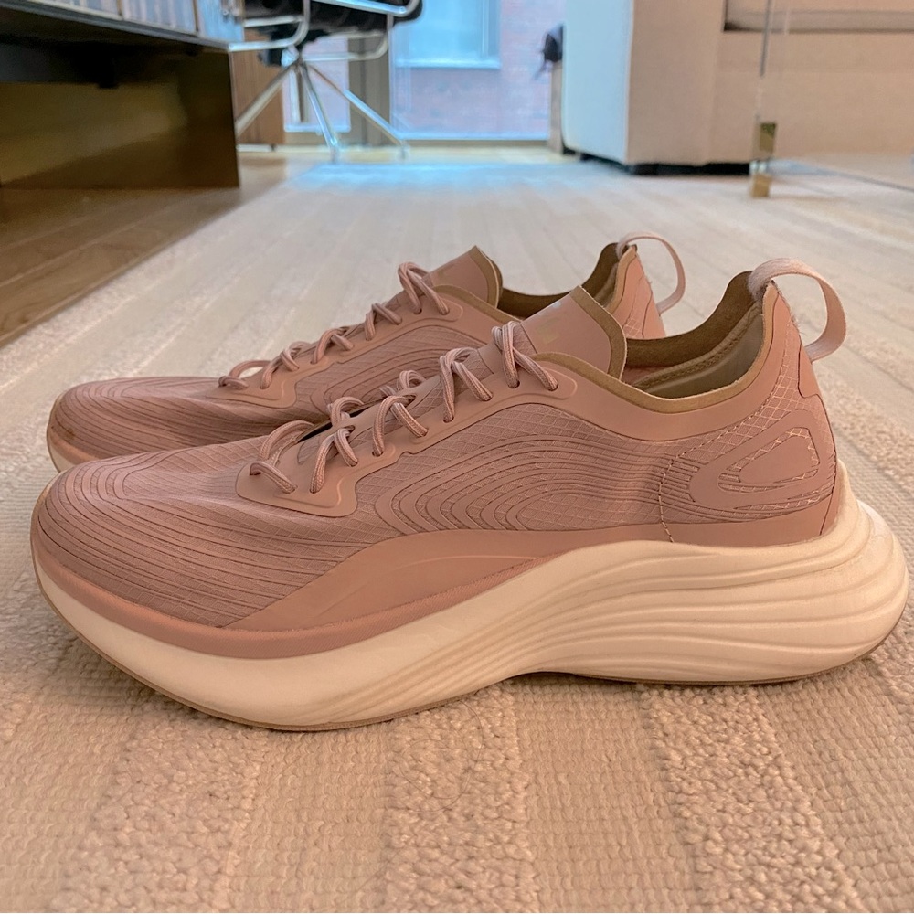 APL WOMENS STREAMLINED SNEAKER